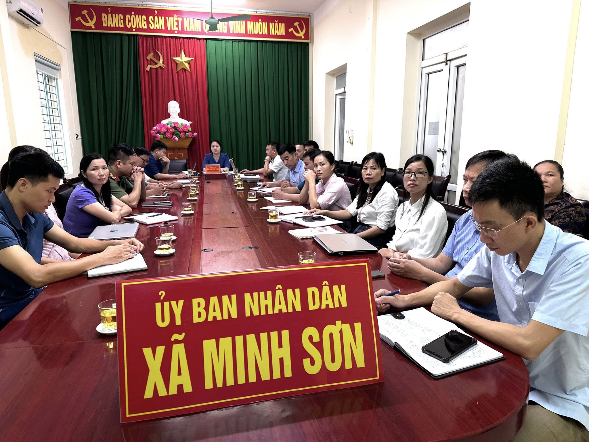 Anh-tin-bai